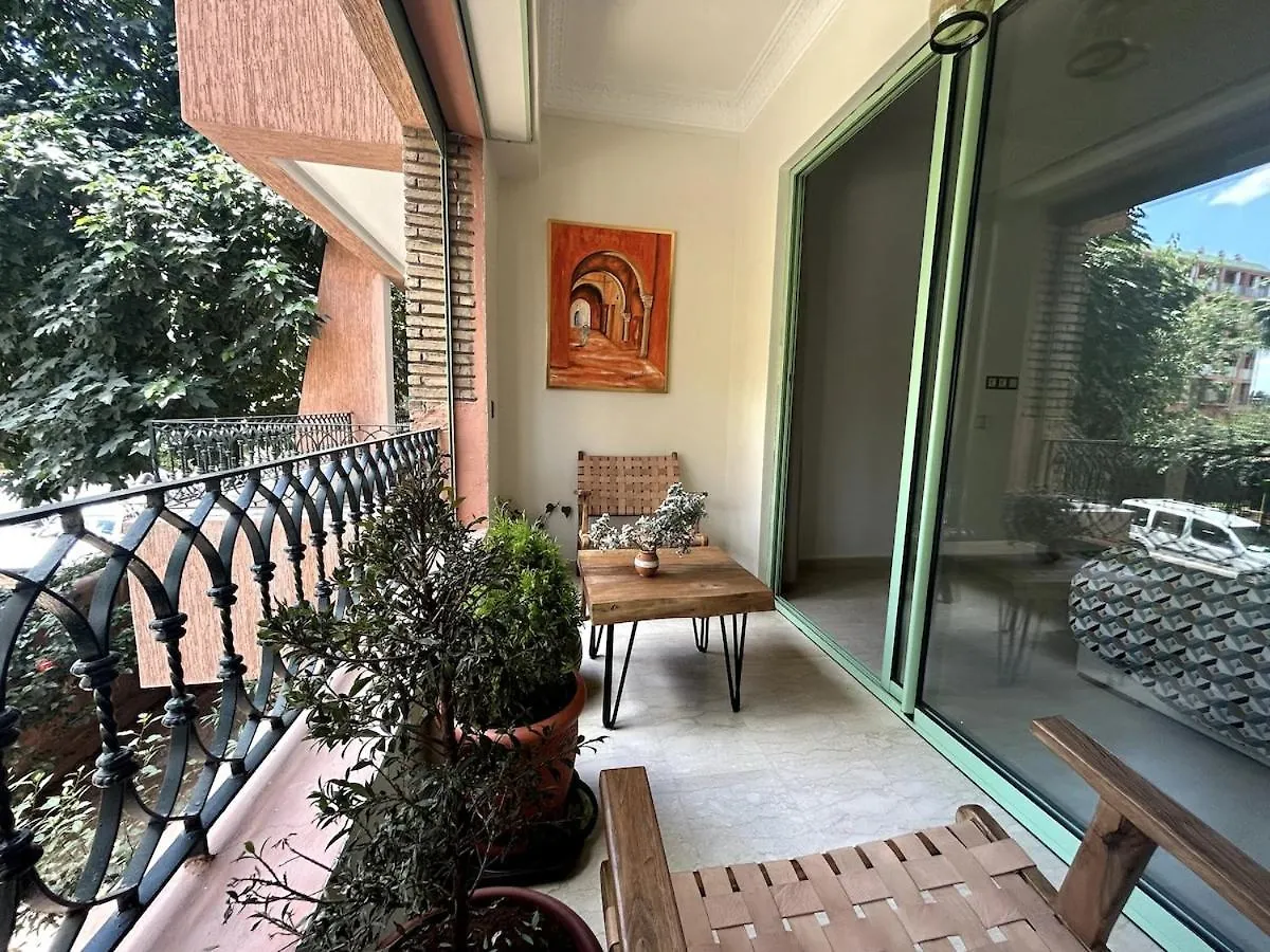 Apartment Hivernage Appt Andalou Avec Balcon Et Piscine Marrakesh Morocco