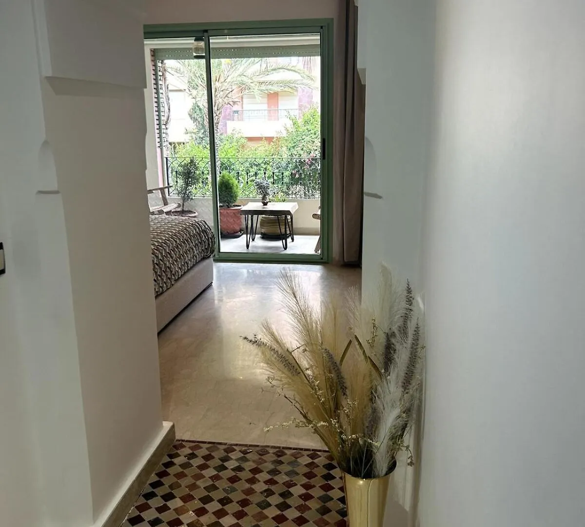Hivernage Appt Andalou Avec Balcon Et Piscine Marrakesh Apartment